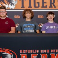 Three Republic Athletes Announce College Commitments